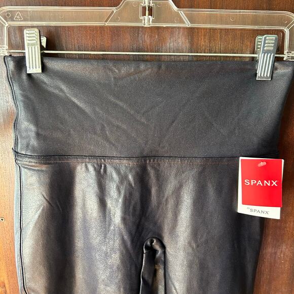 Spanx NWT medium Shaping Navy Blue Faux Leather High Rise Ankle Leggings Women - Picture 2 of 7